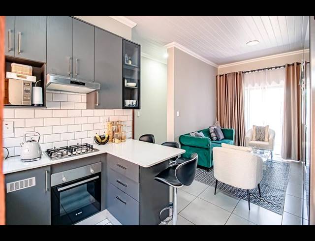 2 BEDROOM TOWNHOUSE FOR SALE IN ANNLIN